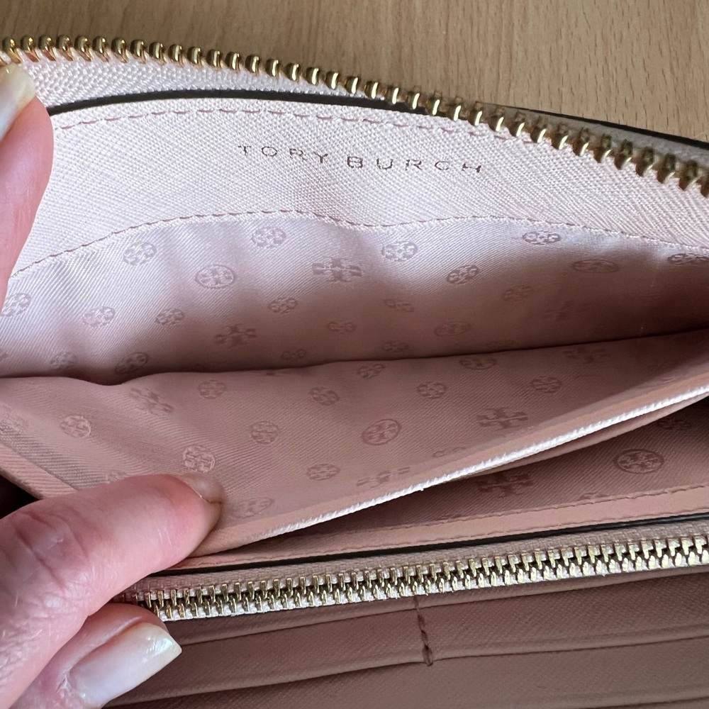 Tory Burch Light Pink Wallet - Picture 9 of 12
